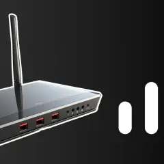 Router z antenkami i ikoną sygnału Wi-Fi. Dowiedz się, jak podłączyć wzmacniacz wifi do routera, by mieć lepszy zasięg.