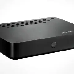 Czarny dekoder Polsat Box z niebieską diodą. Czy dekoder Polsatu działa bez anteny? Sprawdź!
