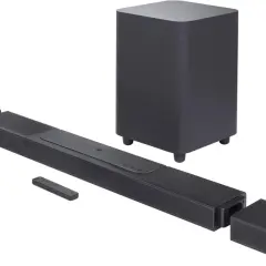System głośników JBL z subwooferem i pilotem. Zastanawiasz się, czy można podłączyć głośnik JBL z telewizorem? Tak, to możliwe!