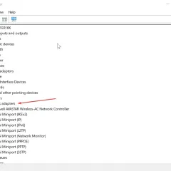 Menedżer urządzeń pokazuje "Network adapters" - klucz do tego, jak przyspieszyć wifi na laptopie.