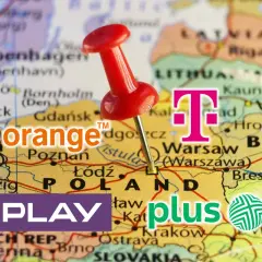Jakie są sieci komórkowe w Polsce? Na mapie Europy widoczne loga Orange, T-Mobile, Play i Plus.