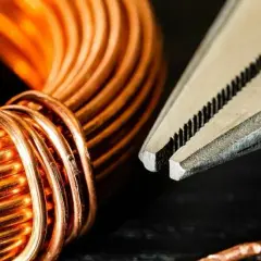 Jak zrobić antenę do radia z drutu, aby poprawić odbiór sygnału
