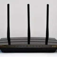 Czy antena do routera pomaga w poprawie jakości sygnału? Sprawdź!