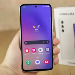 Samsung Galaxy A54 5G w białym opakowaniu. Czy to dobry **jaki telefon do 1500** zł? Sprawdzamy!