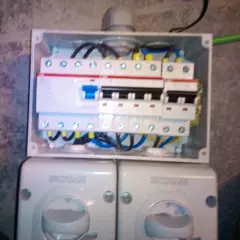 Jak podłączyć kabel 5 żyłowy bez błędów i zagrożeń elektrycznych