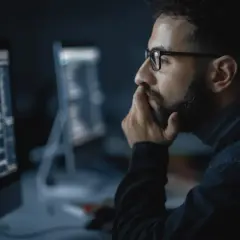 Jak zaprogramować sztuczną inteligencję - proste kroki dla początkujących