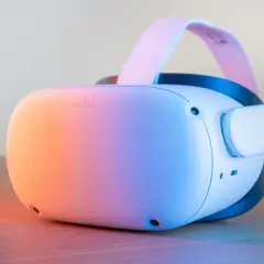 Co to jest VR? Zrozumienie wirtualnej rzeczywistości i jej zastosowań