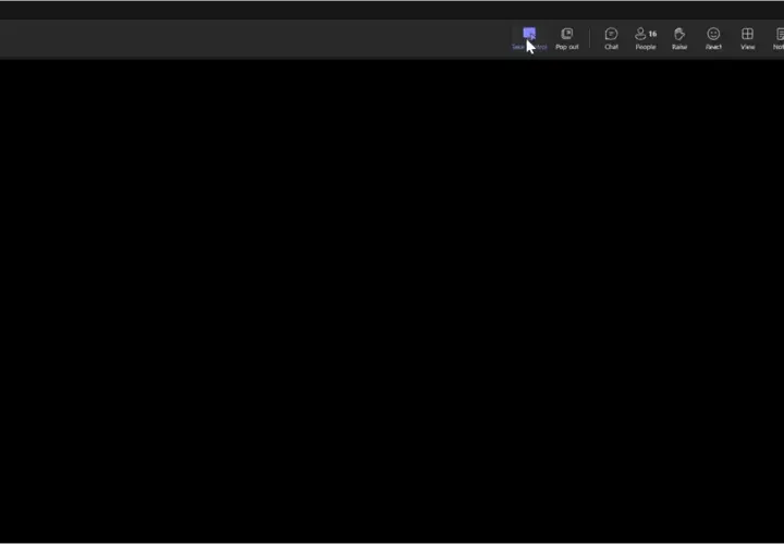 Udostępnianie ekranu w trakcie spotkania. Widoczny pasek narzędzi z opcjami: "Take control", "Pop out", "Chat", "People", "Raise", "React", "View", "Notes", "More", "Camera", "Mic".