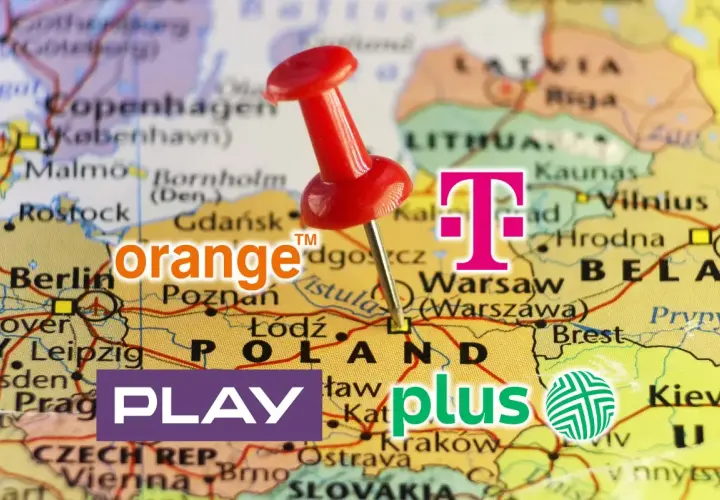 Jakie są sieci komórkowe w Polsce? Na mapie Europy widoczne loga Orange, T-Mobile, Play i Plus.
