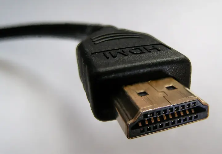 Złącze HDMI. Czy do HDMI ARC potrzebny jest specjalny kabel? Zwykły kabel HDMI powinien wystarczyć.