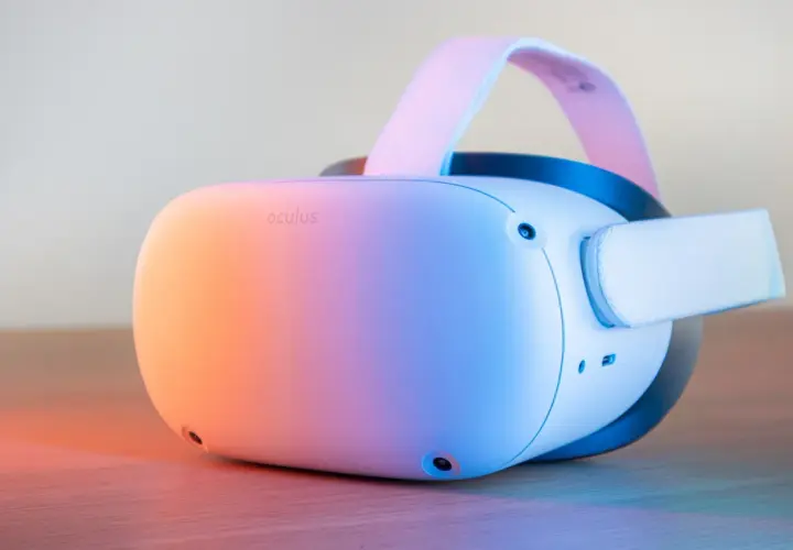 Co to jest VR? Zrozumienie wirtualnej rzeczywistości i jej zastosowań