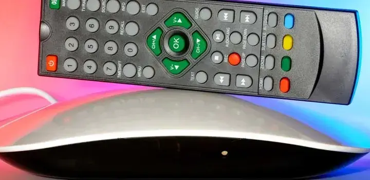 Jak podłączyć dekoder do telewizora - łatwe sposoby i porady