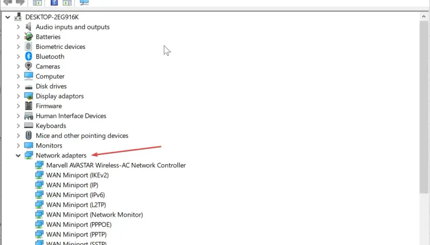 Menedżer urządzeń pokazuje "Network adapters" - klucz do tego, jak przyspieszyć wifi na laptopie.