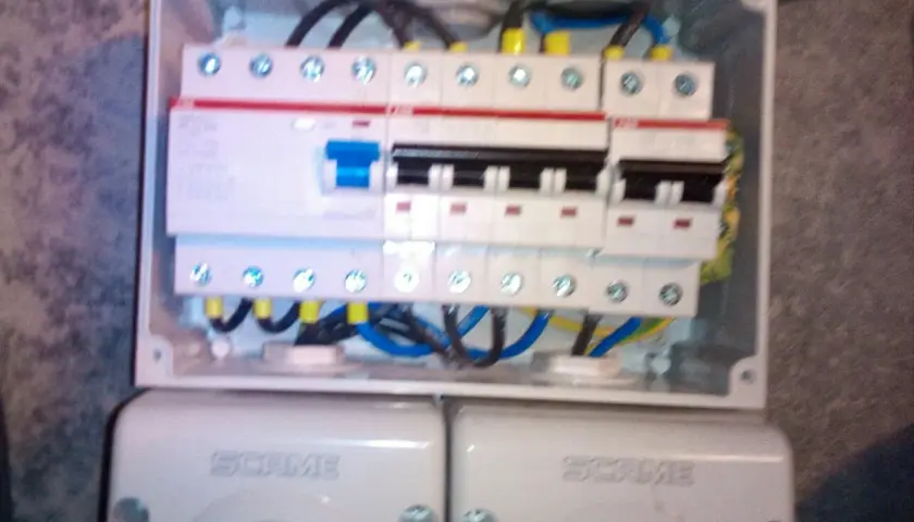 Jak podłączyć kabel 5 żyłowy bez błędów i zagrożeń elektrycznych