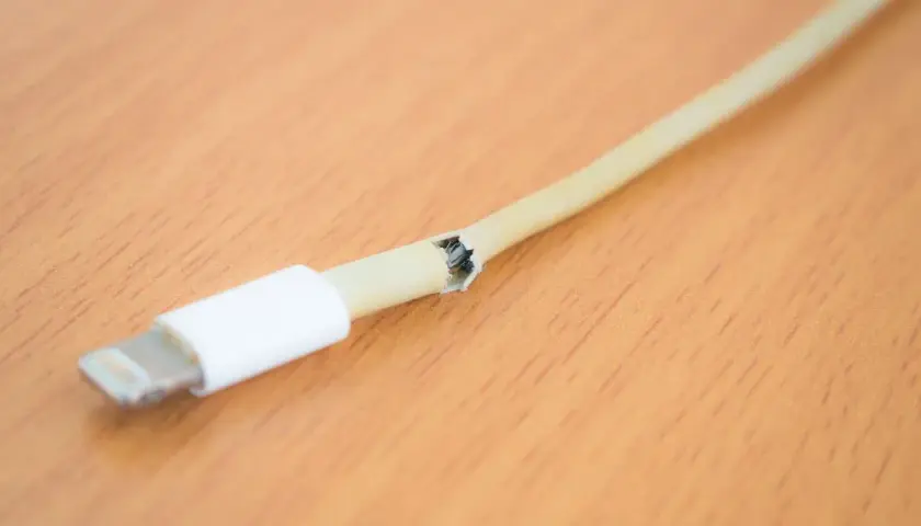 Jak naprawić kabel od ładowarki: proste metody, które zdziałają cuda