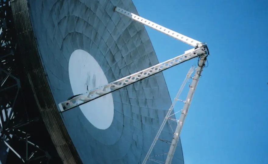 Dlaczego antena satelitarna nie odbiera podczas deszczu? Oto przyczyny i rozwiązania