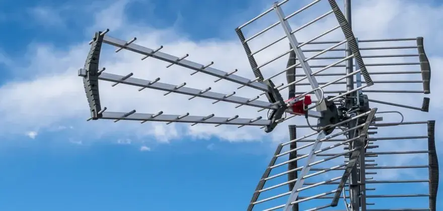 Jak w prosty sposób ustawić antenę telewizji naziemnej w odpowiednim kierunku