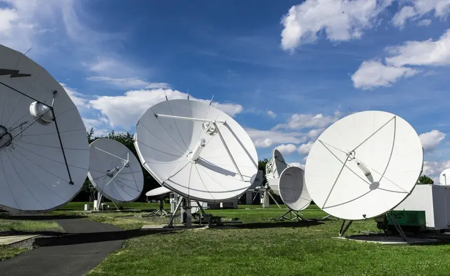 Jak antena satelitarna może poprawić jakość Twojego obrazu?