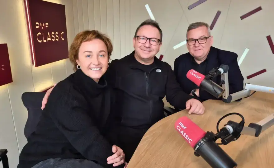 Jak wzmocnić sygnał radia FM w domu - 4 kroki do czystego odbioru
