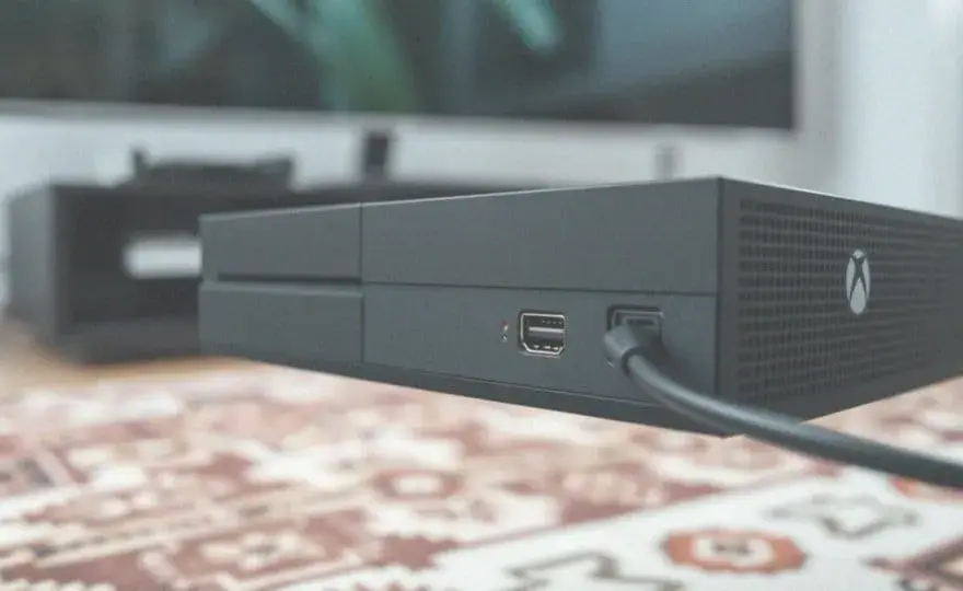 Jak podłączyć Xboxa do telewizora i uniknąć problemów z ustawieniem