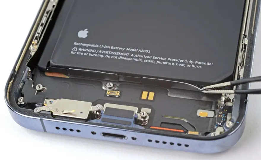 Wymiana baterii iPhone 14 Pro - Czy warto? Ceny, serwisy
