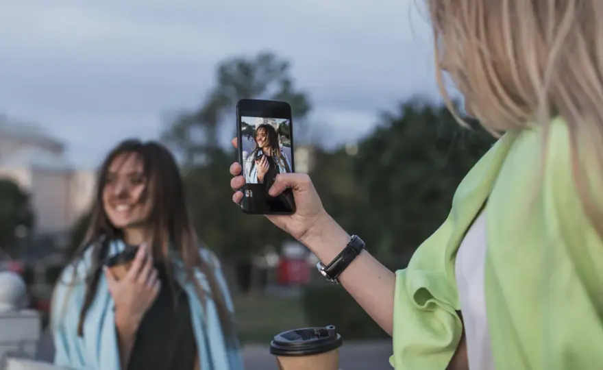 Smartfon i fotografia – jakie akcesoria poprawią jakość zdjęć?