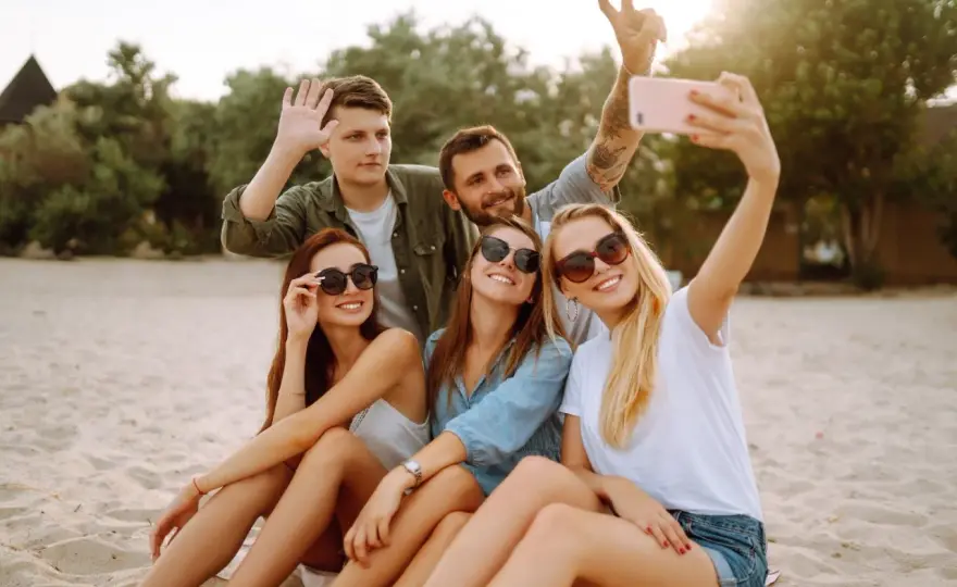 Roaming w Plusie na abonament - Włącz internet za granicą!