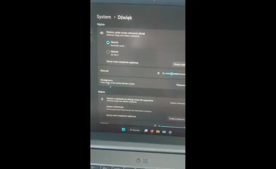 JBL z laptopem - Jak połączyć i rozwiązać problemy z dźwiękiem?