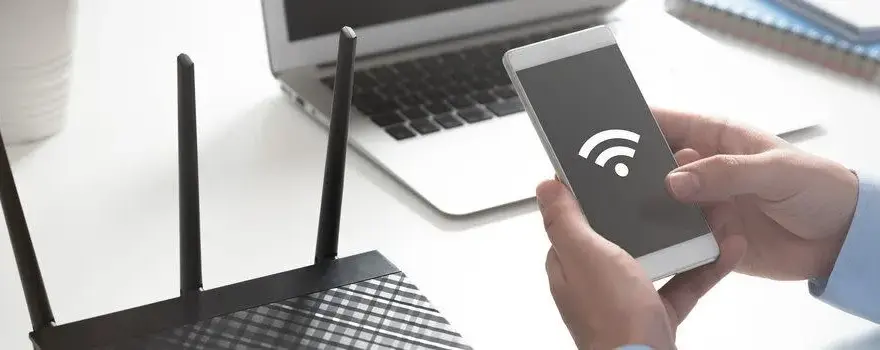 Jak zmienić hasło do Wi-Fi i zabezpieczyć swoją sieć przed nieproszonymi gośćmi