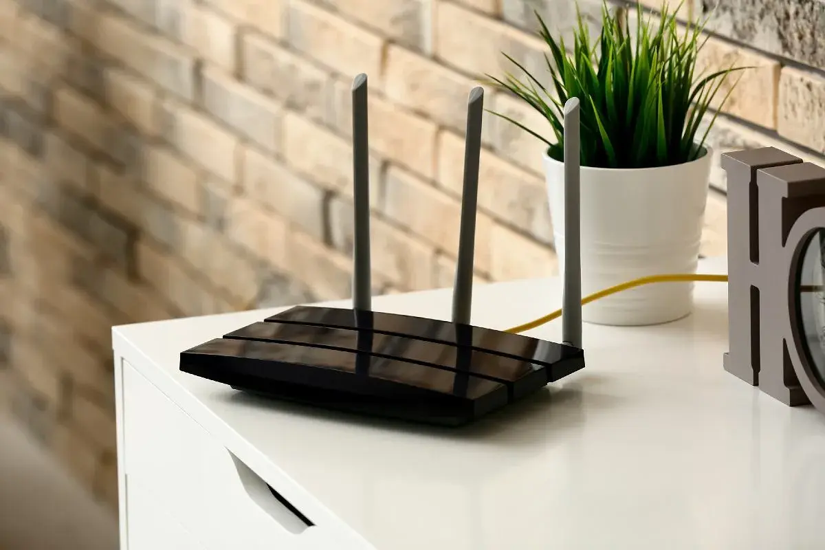 Jak poprawnie pisać Wi-Fi: wifi czy wi fi? Uniknij błędów!