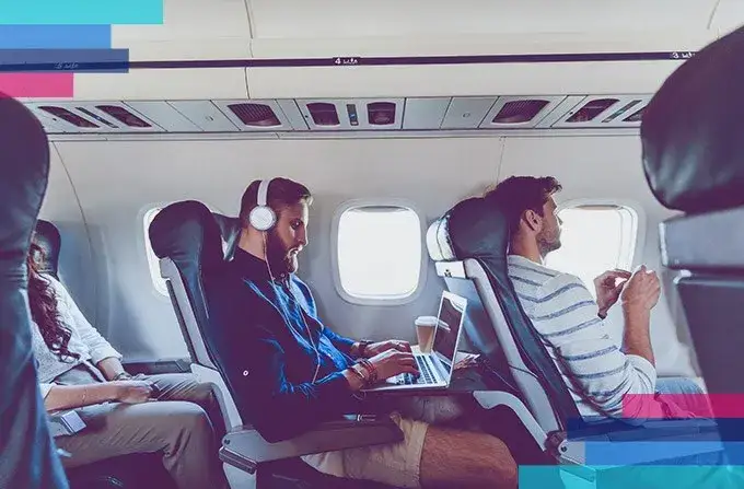 Zdjęcie Czy w samolocie jest wifi? Sprawdź, które linie oferują internet