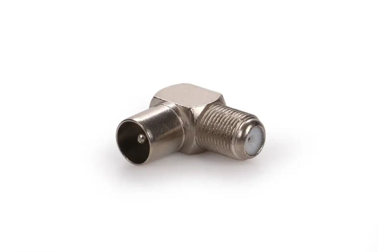 Metalowy adapter kątowy do anteny satelitarnej. Pomoże Ci sprawdzić, jak sprawdzić czy antena działa, łącząc ją z dekoderem.