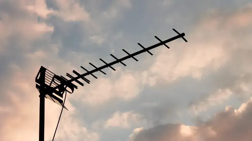 Zdjęcie Jak ustawić antenę siatkową, aby uzyskać najlepszy sygnał telewizyjny
